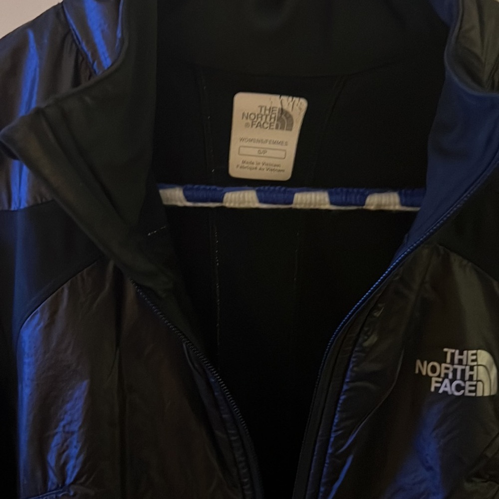 The Northface Fitted Light Jacket - image 3